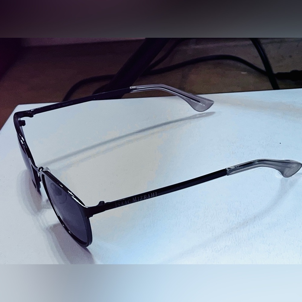 Isaac Mizrahi Sunglasses - Picture 3 of 4